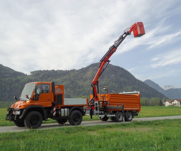 unimog-transporter-sonder-aufbau-22.jpg