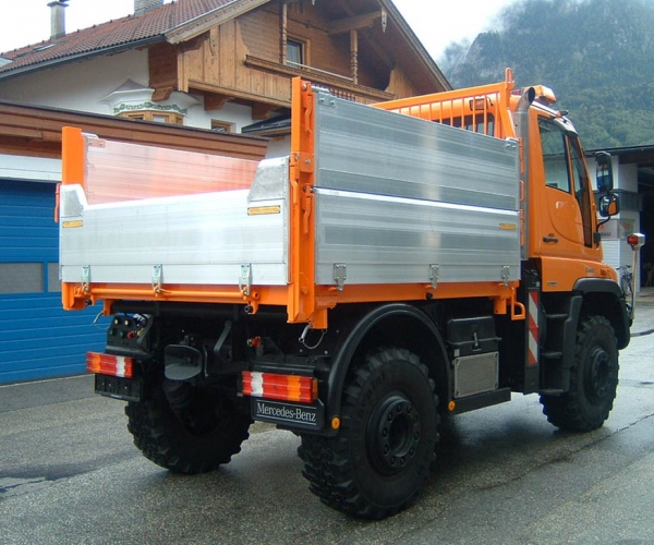 unimog-transporter-sonder-aufbau-18.jpg