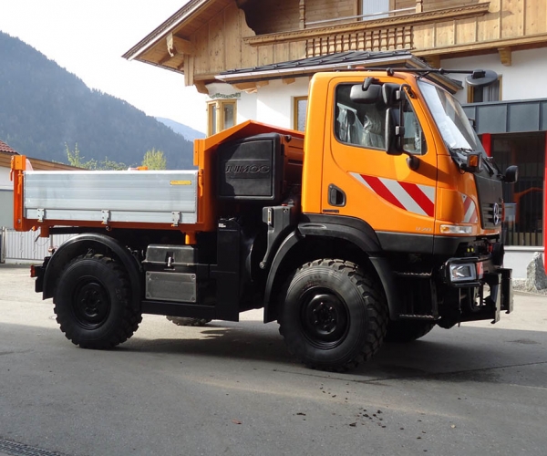 unimog-transporter-sonder-aufbau-24.jpg