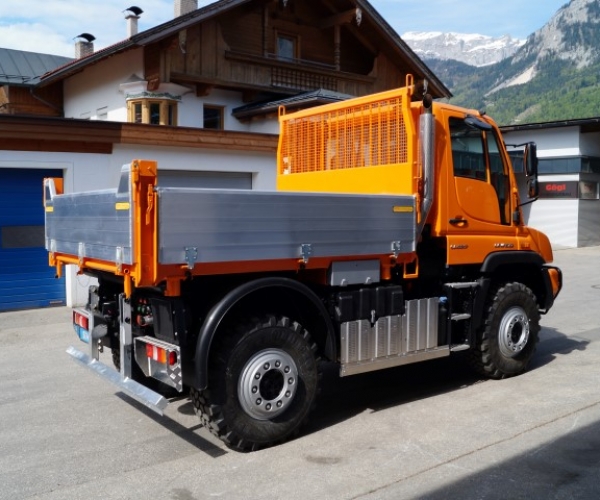 unimog-2.JPG