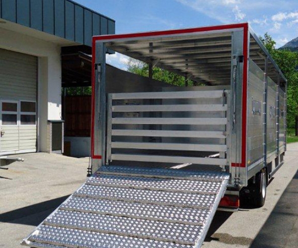 kommunal-1-achs-viehanhanger-2.jpg